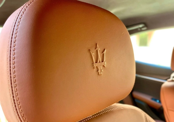 Maserati Ghibli cena 145000 przebieg: 74000, rok produkcji 2015 z Warszawa małe 106